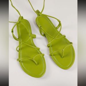 1 Pair Faux Leather Toe-Loop Lace-Up Sandals